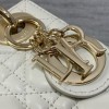 Christian Dior LADY Dior series pure white patent leather texture exquisite hardware small handbag Christian Dior LADY Dior series pure white patent leather texture exquisite hardware small handbag