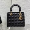 Christian Dior LADY Dior series pure black patent leather texture exquisite hardware large handbag Christian Dior LADY Dior series pure black patent leather texture exquisite hardware large handbag