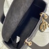 Christian Dior LADY Dior series pure black patent leather texture exquisite hardware large handbag Christian Dior LADY Dior series pure black patent leather texture exquisite hardware large handbag