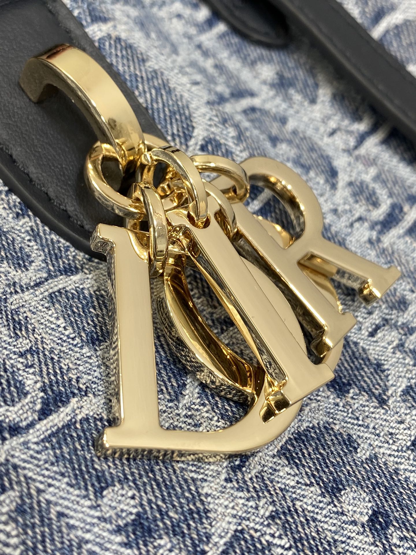 Christian Dior Book Tote series Oblique print exquisite hardware medium handbag Christian Dior Book Tote series Oblique print exquisite hardware medium handbag