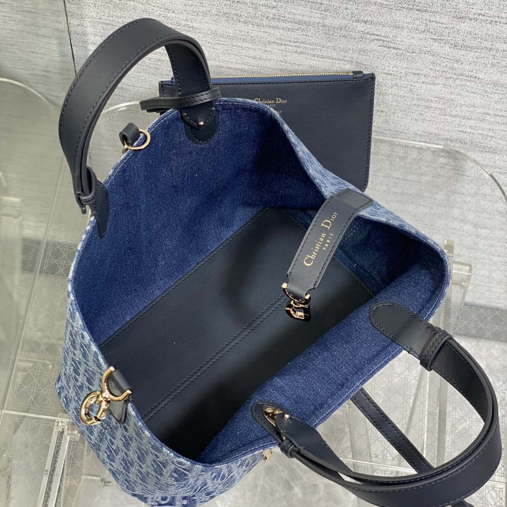 Christian Dior Book Tote series Oblique print exquisite hardware medium handbag Christian Dior Book Tote series Oblique print exquisite hardware medium handbag