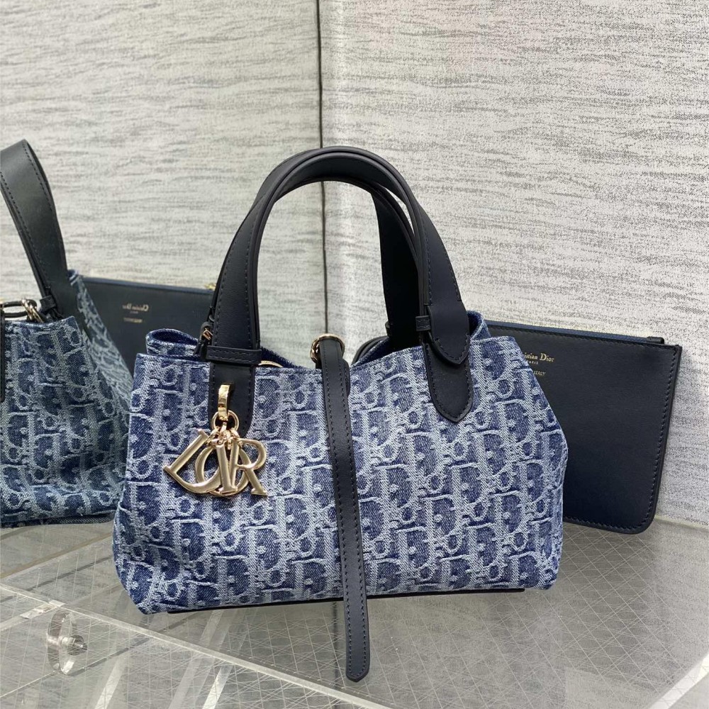 Christian Dior Book Tote series Oblique print exquisite hardware small handbag Christian Dior Book Tote series Oblique print exquisite hardware small handbag