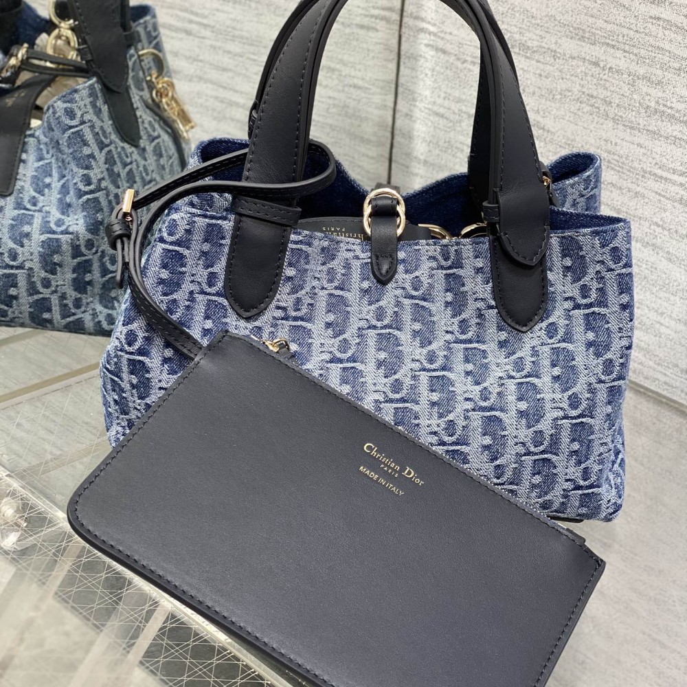 Christian Dior Book Tote series Oblique print exquisite hardware small handbag Christian Dior Book Tote series Oblique print exquisite hardware small handbag