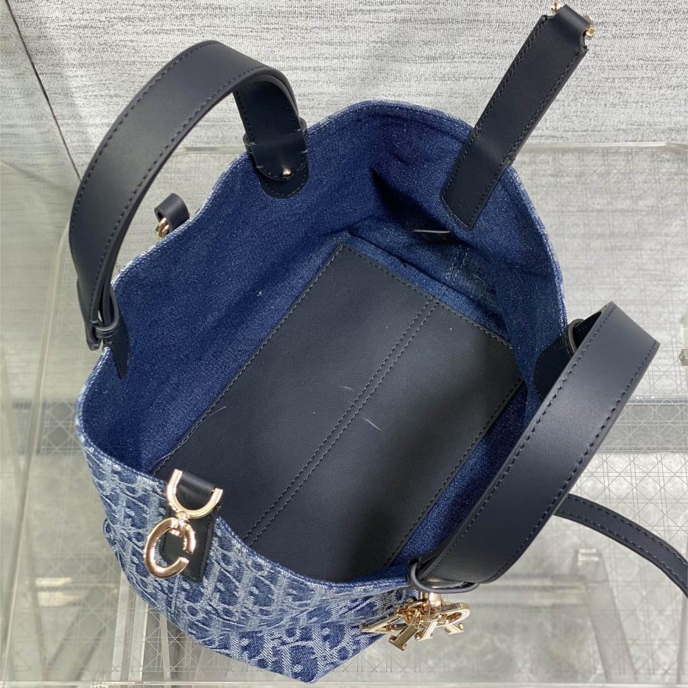 Christian Dior Book Tote series Oblique print exquisite hardware small handbag Christian Dior Book Tote series Oblique print exquisite hardware small handbag
