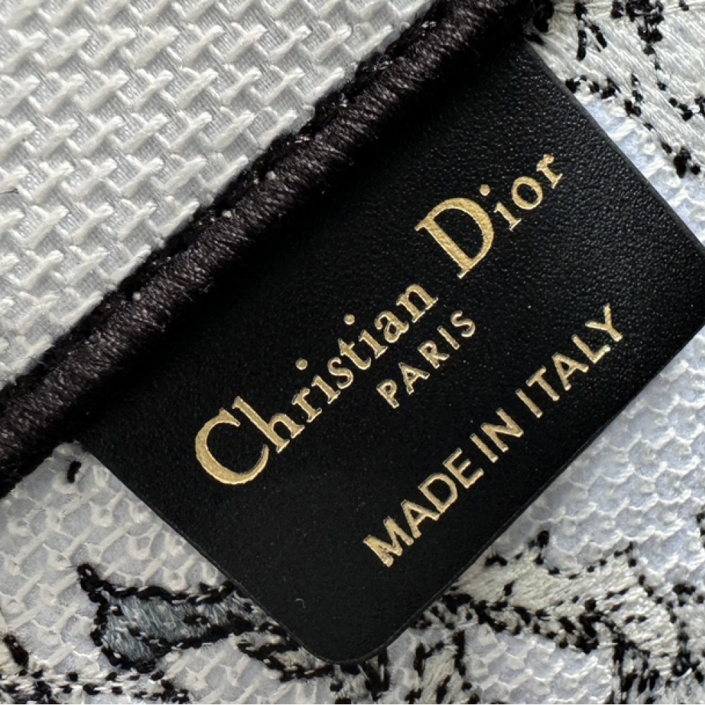 Christian Dior BOOK TOTE series dark blue print embroidered handbag Christian Dior BOOK TOTE series dark blue print embroidered handbag
