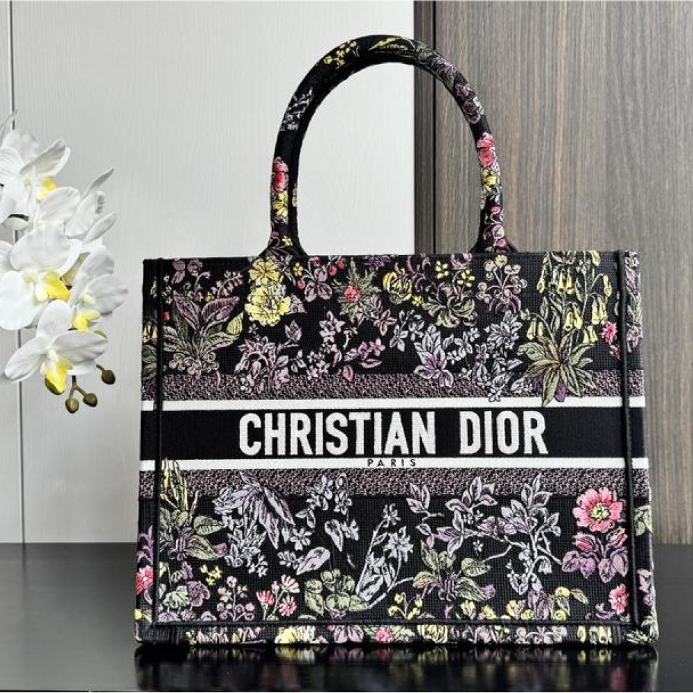 Christian Dior BOOK TOTE series ink-colored printed embroidered handbag Christian Dior BOOK TOTE series ink-colored printed embroidered handbag