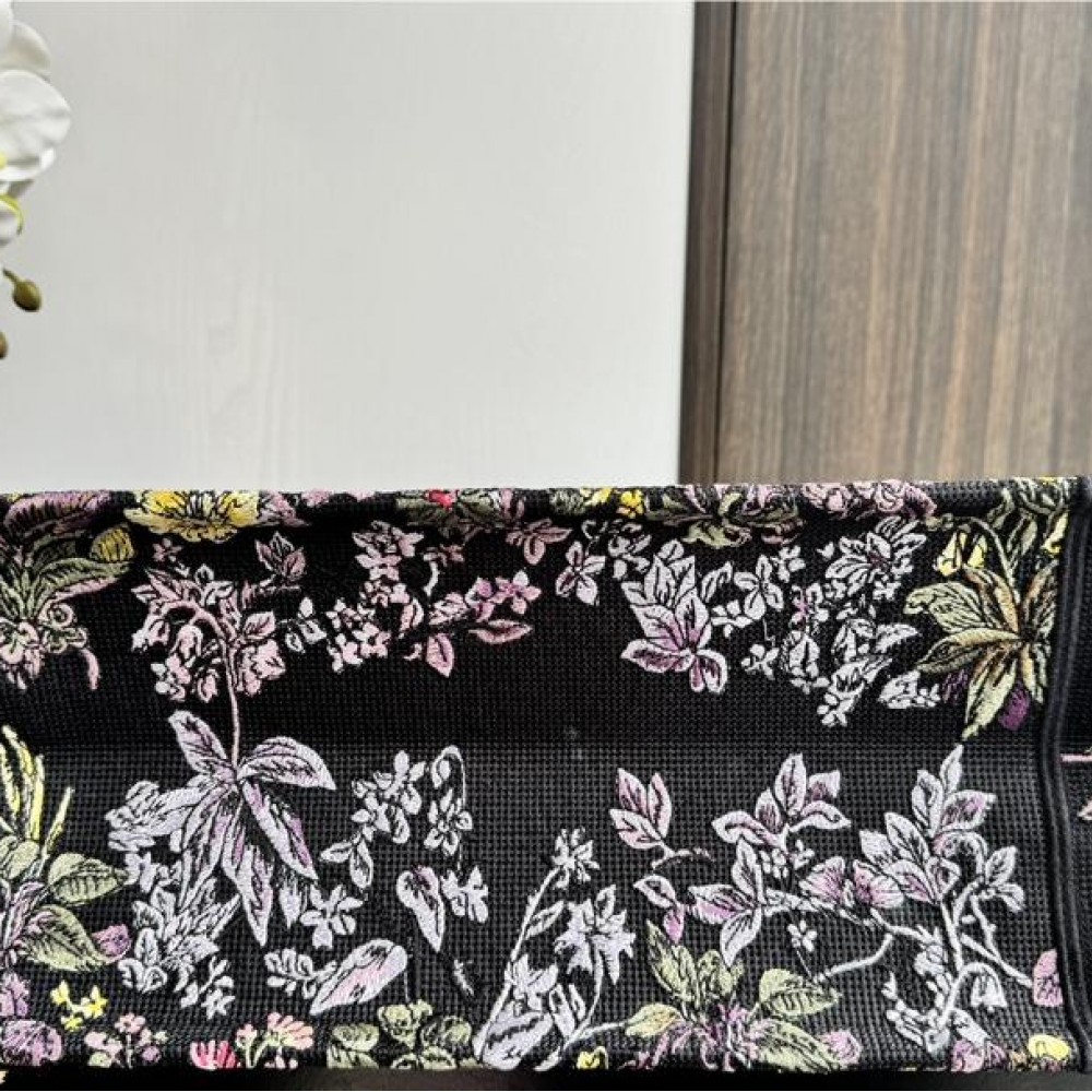 Christian Dior BOOK TOTE series ink-colored printed embroidered handbag Christian Dior BOOK TOTE series ink-colored printed embroidered handbag