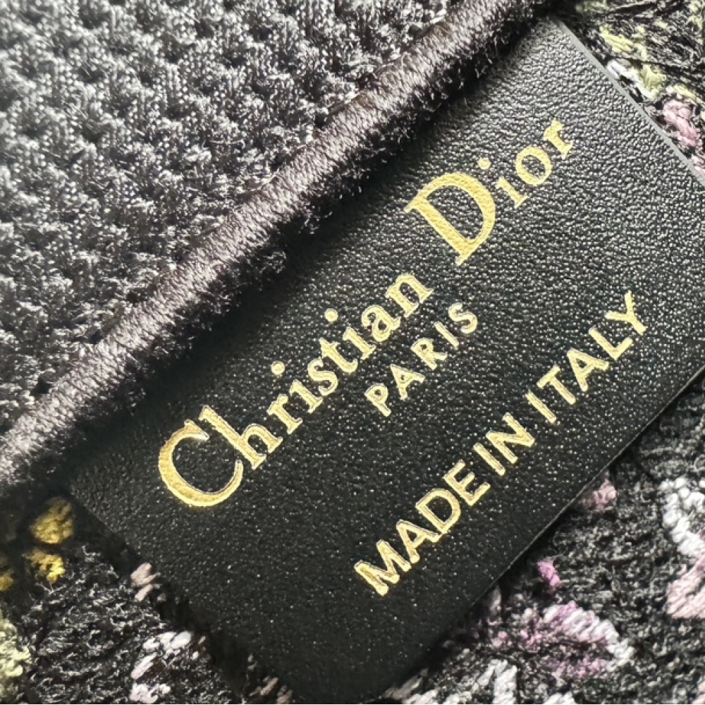 Christian Dior BOOK TOTE series ink-colored printed embroidered handbag Christian Dior BOOK TOTE series ink-colored printed embroidered handbag