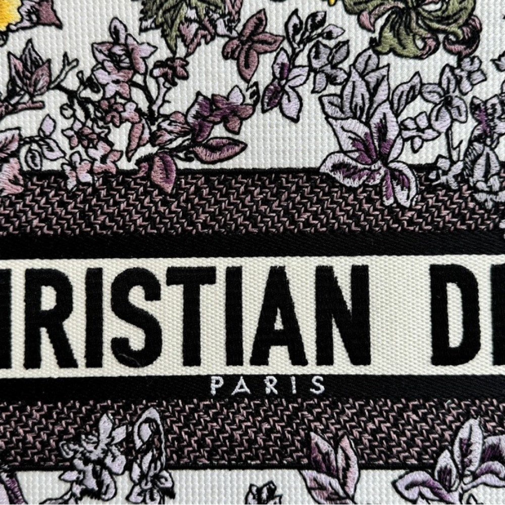 Christian Dior BOOK TOTE series black and white with printed embroidered handbag Christian Dior BOOK TOTE series black and white with printed embroidered handbag