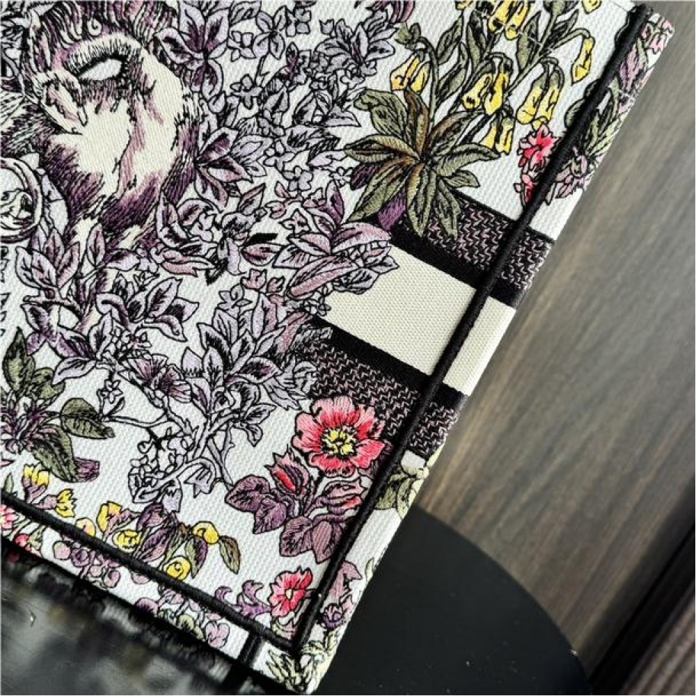 Christian Dior BOOK TOTE series black and white with printed embroidered handbag Christian Dior BOOK TOTE series black and white with printed embroidered handbag