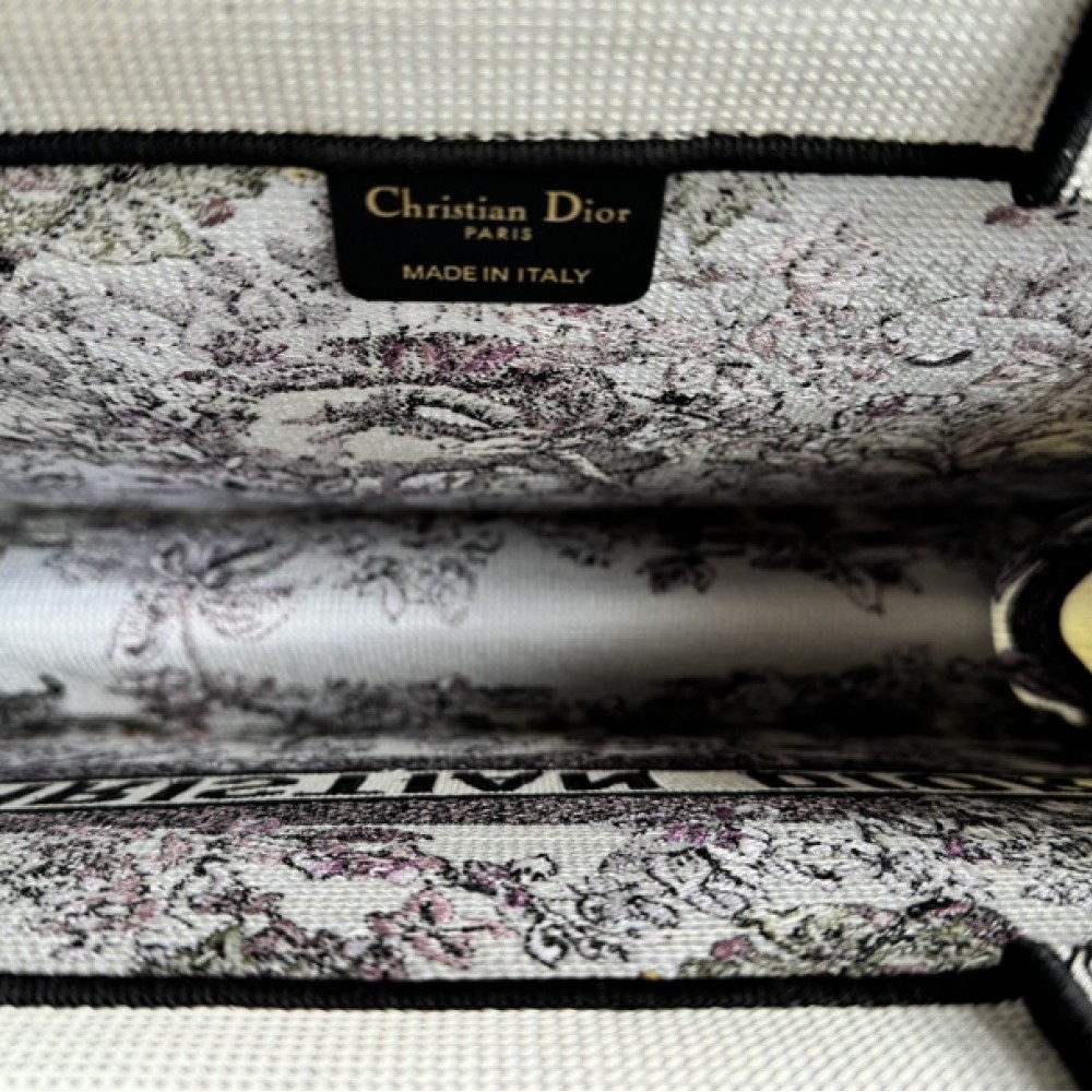 Christian Dior BOOK TOTE series black and white with printed embroidered handbag Christian Dior BOOK TOTE series black and white with printed embroidered handbag