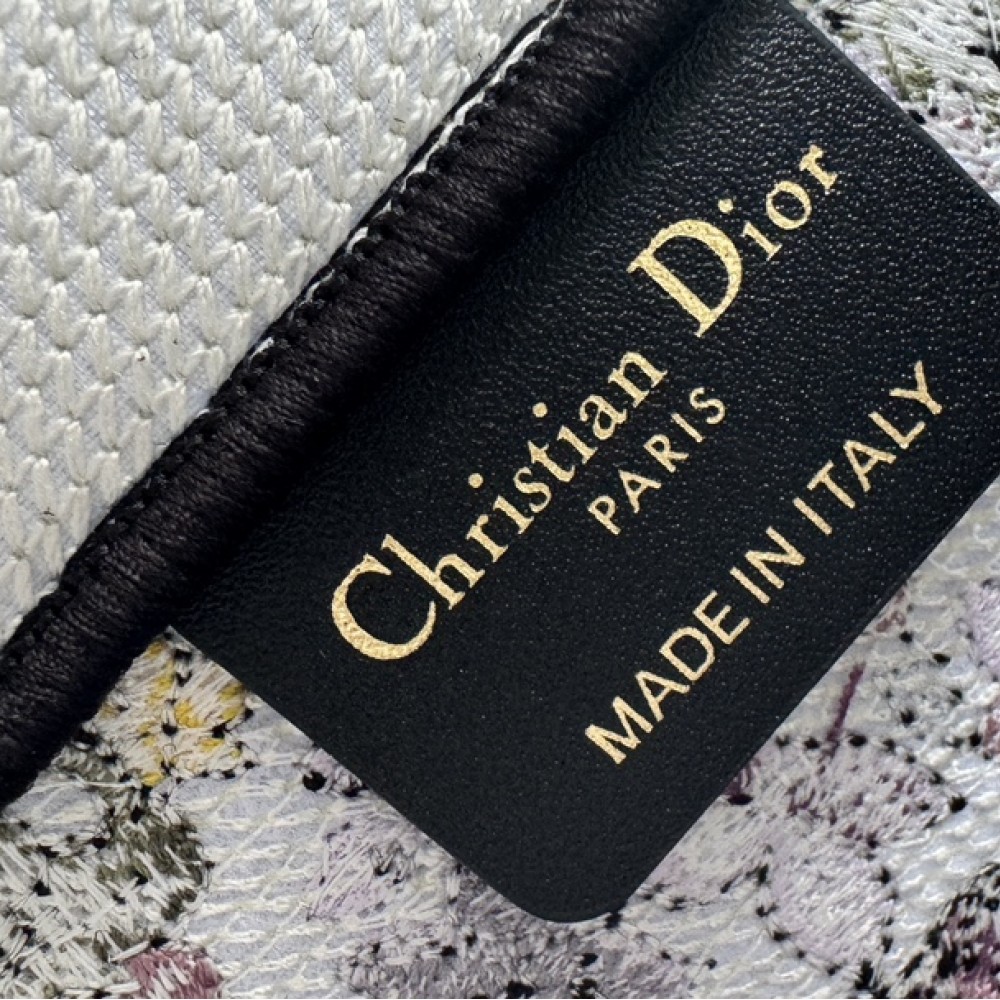 Christian Dior BOOK TOTE series black and white with printed embroidered handbag Christian Dior BOOK TOTE series black and white with printed embroidered handbag