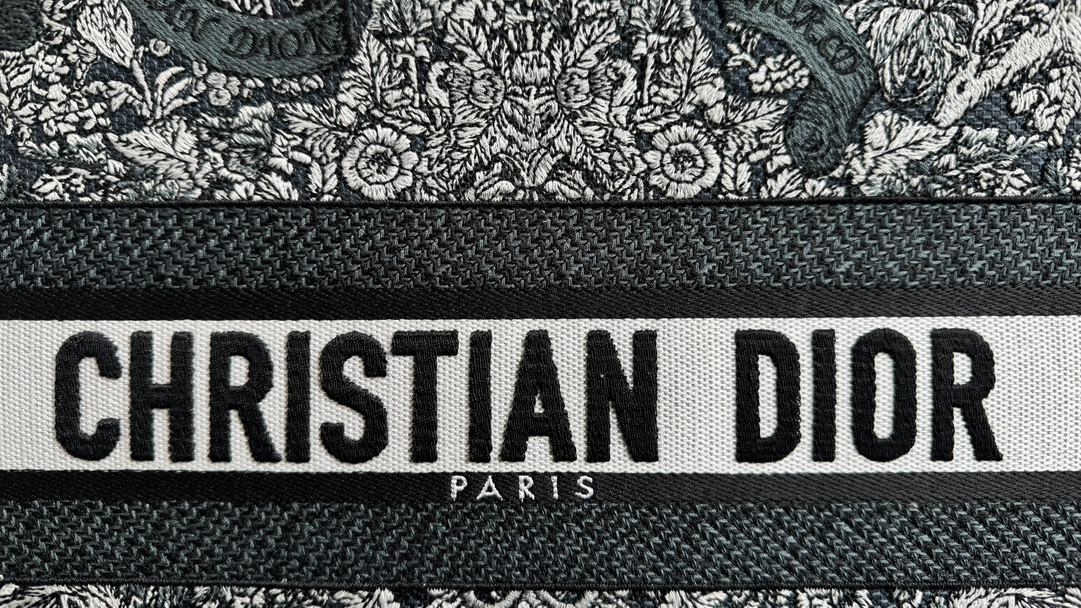 Christian Dior BOOK TOTE series black printed embroidered handbag Christian Dior BOOK TOTE series black printed embroidered handbag