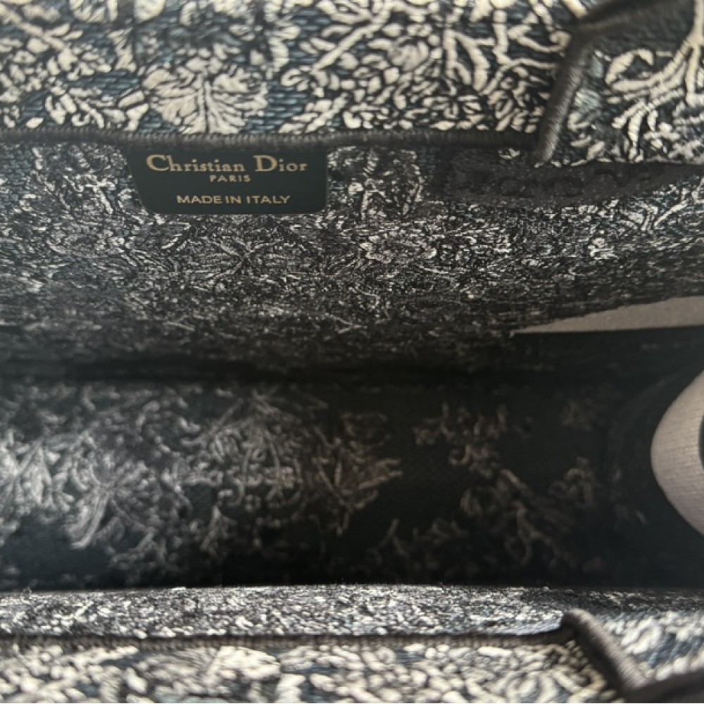 Christian Dior BOOK TOTE series black printed embroidered handbag Christian Dior BOOK TOTE series black printed embroidered handbag