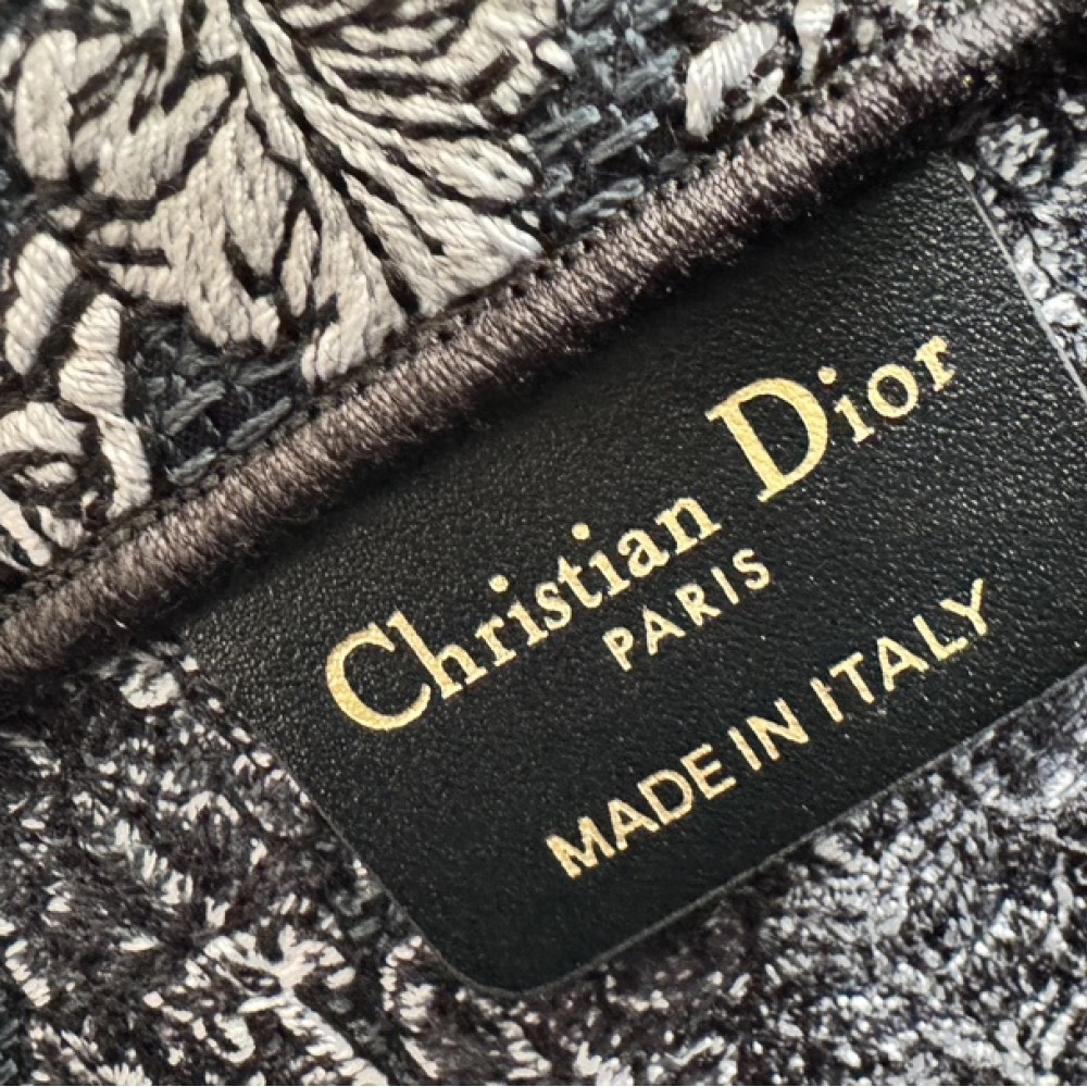 Christian Dior BOOK TOTE series black printed embroidered handbag Christian Dior BOOK TOTE series black printed embroidered handbag