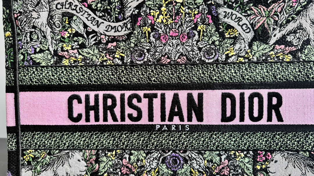 Christian Dior BOOK TOTE series pink and black printed embroidered handbag Christian Dior BOOK TOTE series pink and black printed embroidered handbag