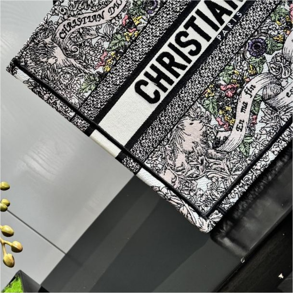 Christian Dior BOOK TOTE series ink painting print embroidered handbag Christian Dior BOOK TOTE series ink painting print embroidered handbag