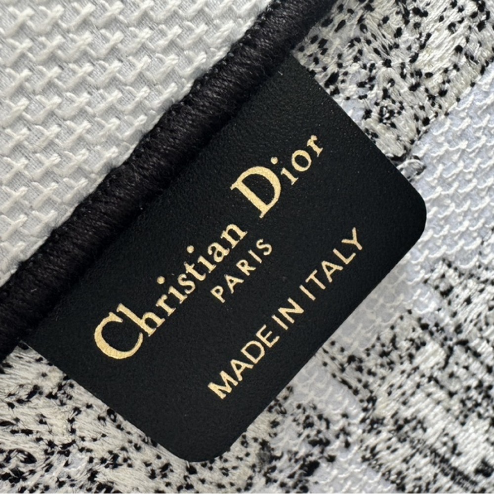 Christian Dior BOOK TOTE series black and white ink painting print embroidered handbag Christian Dior BOOK TOTE series black and white ink painting print embroidered handbag