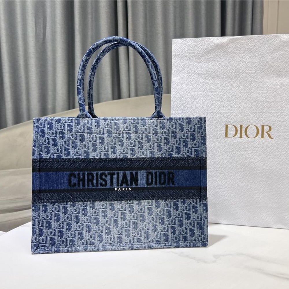 Christian Dior BOOK TOTE series turquoise blue ink-dyed printed embroidered handbag Christian Dior BOOK TOTE series turquoise blue ink-dyed printed embroidered handbag