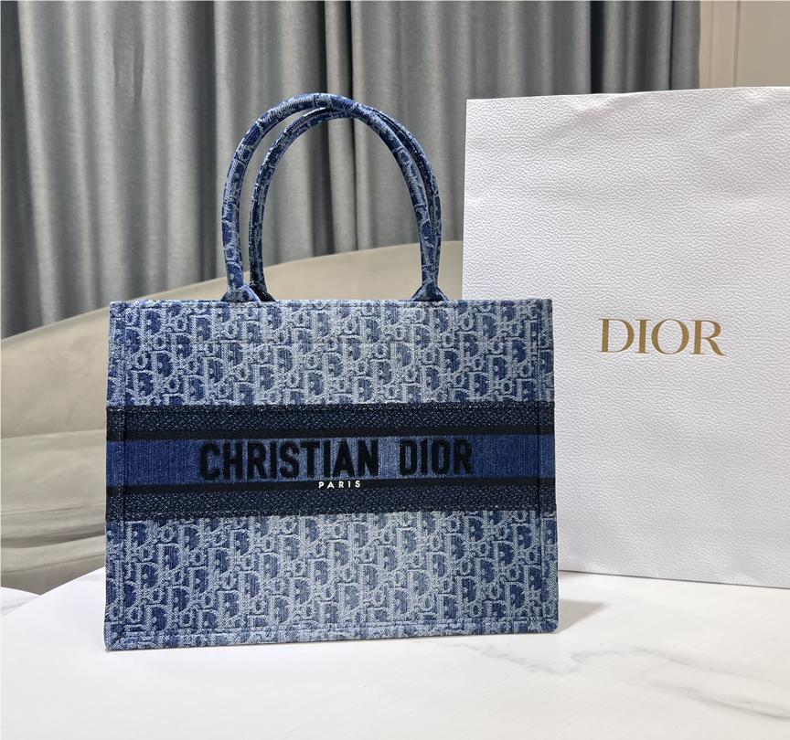 Christian Dior BOOK TOTE series turquoise blue ink-dyed printed embroidered handbag Christian Dior BOOK TOTE series turquoise blue ink-dyed printed embroidered handbag