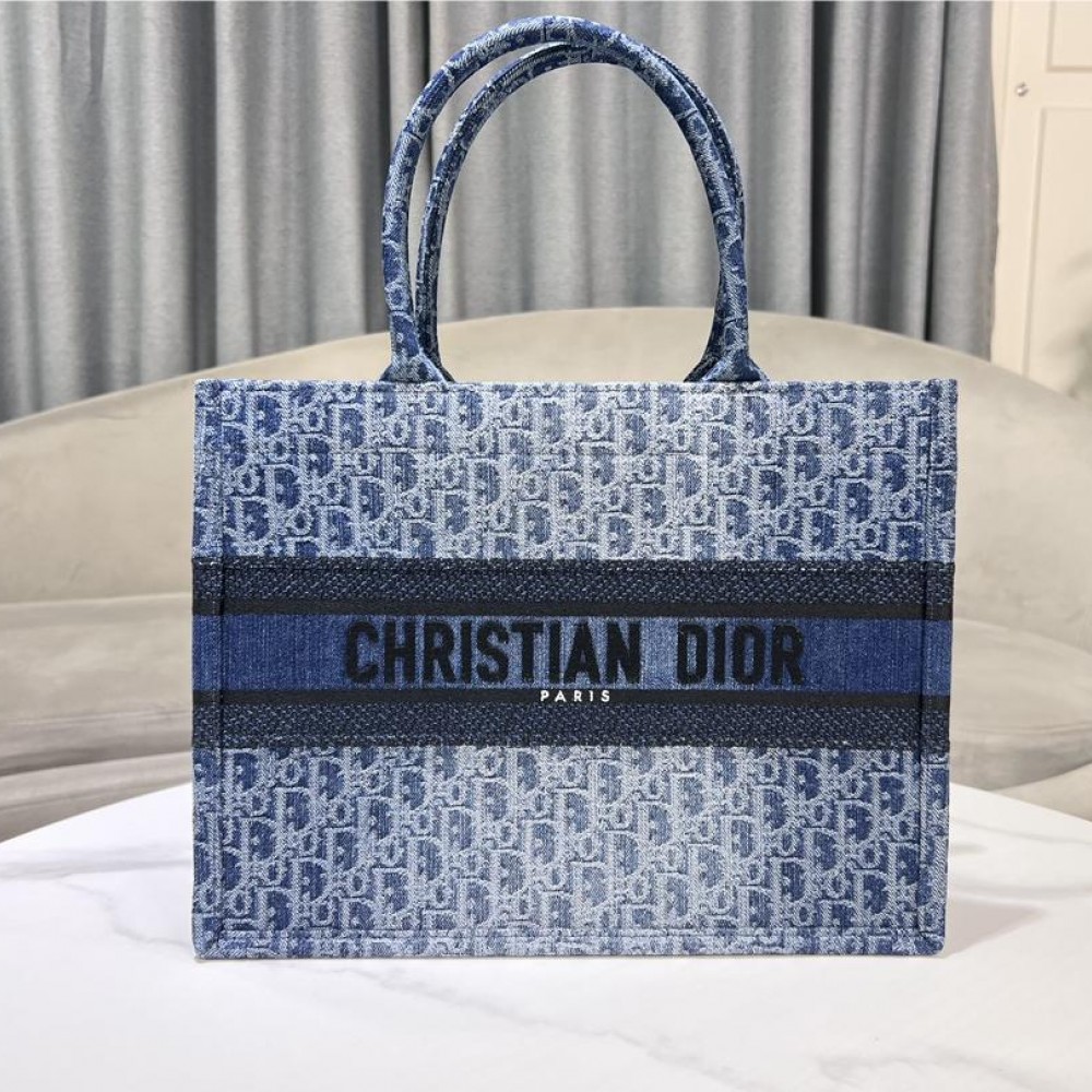 Christian Dior BOOK TOTE series turquoise blue ink-dyed printed embroidered handbag Christian Dior BOOK TOTE series turquoise blue ink-dyed printed embroidered handbag