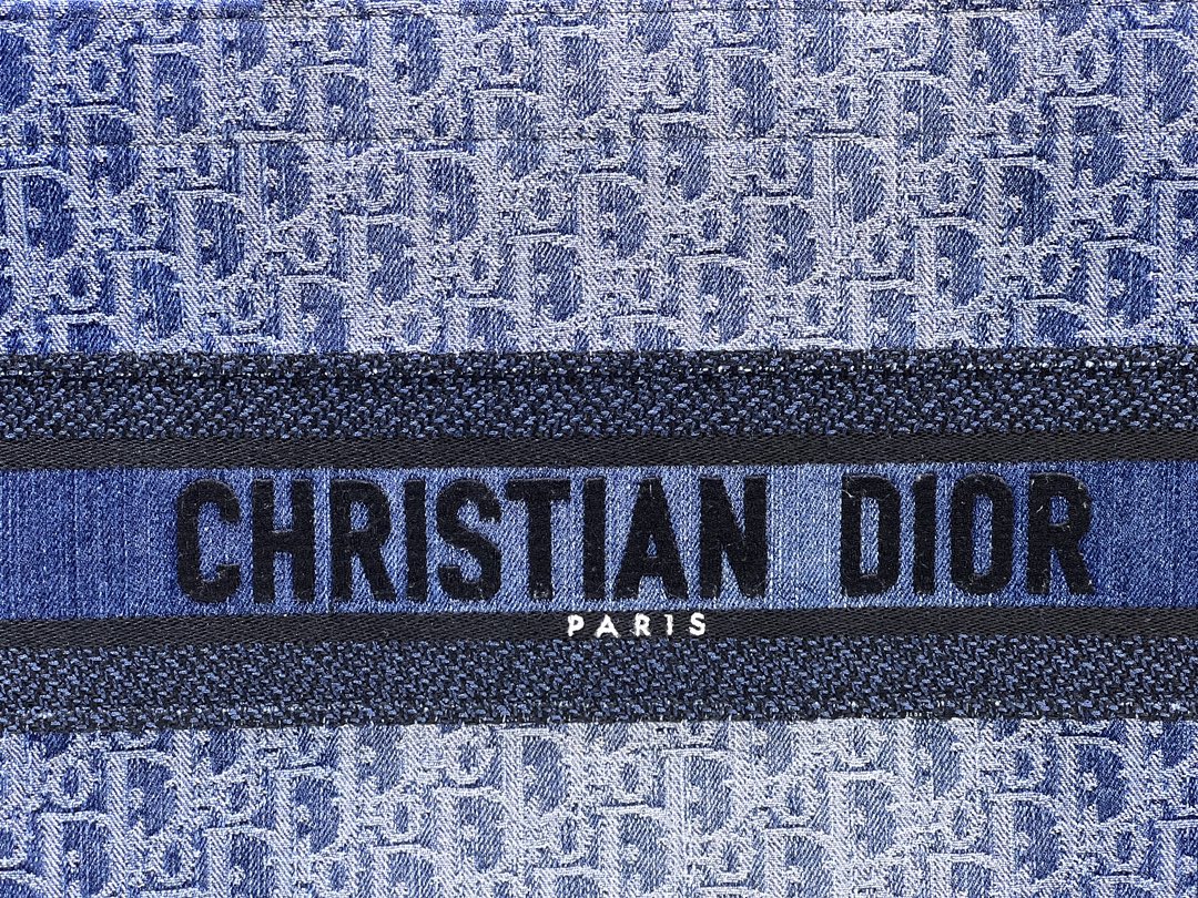 Christian Dior BOOK TOTE series turquoise blue ink-dyed printed embroidered handbag Christian Dior BOOK TOTE series turquoise blue ink-dyed printed embroidered handbag