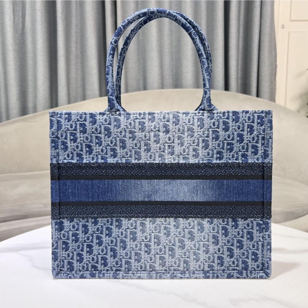 Christian Dior BOOK TOTE series turquoise blue ink-dyed printed embroidered handbag Christian Dior BOOK TOTE series turquoise blue ink-dyed printed embroidered handbag