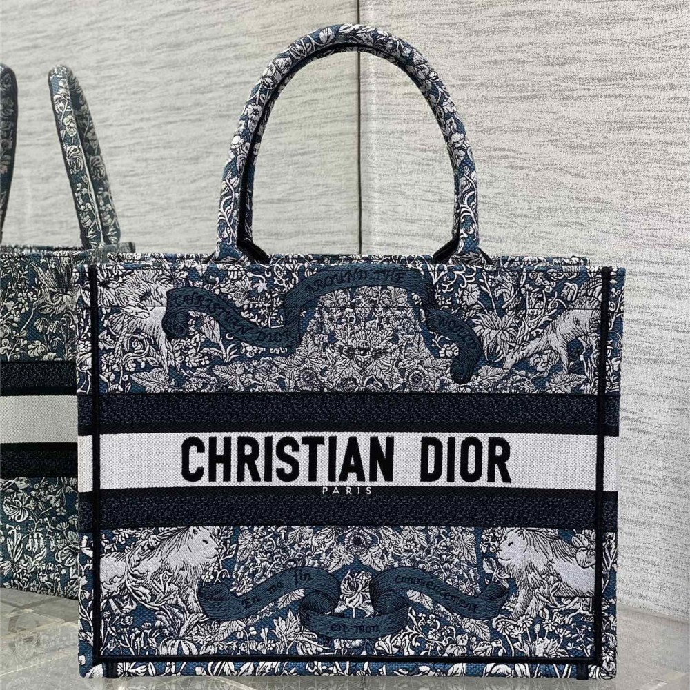 Christian Dior BOOK TOTE series black and white printed embroidered handbag Christian Dior BOOK TOTE series black and white printed embroidered handbag