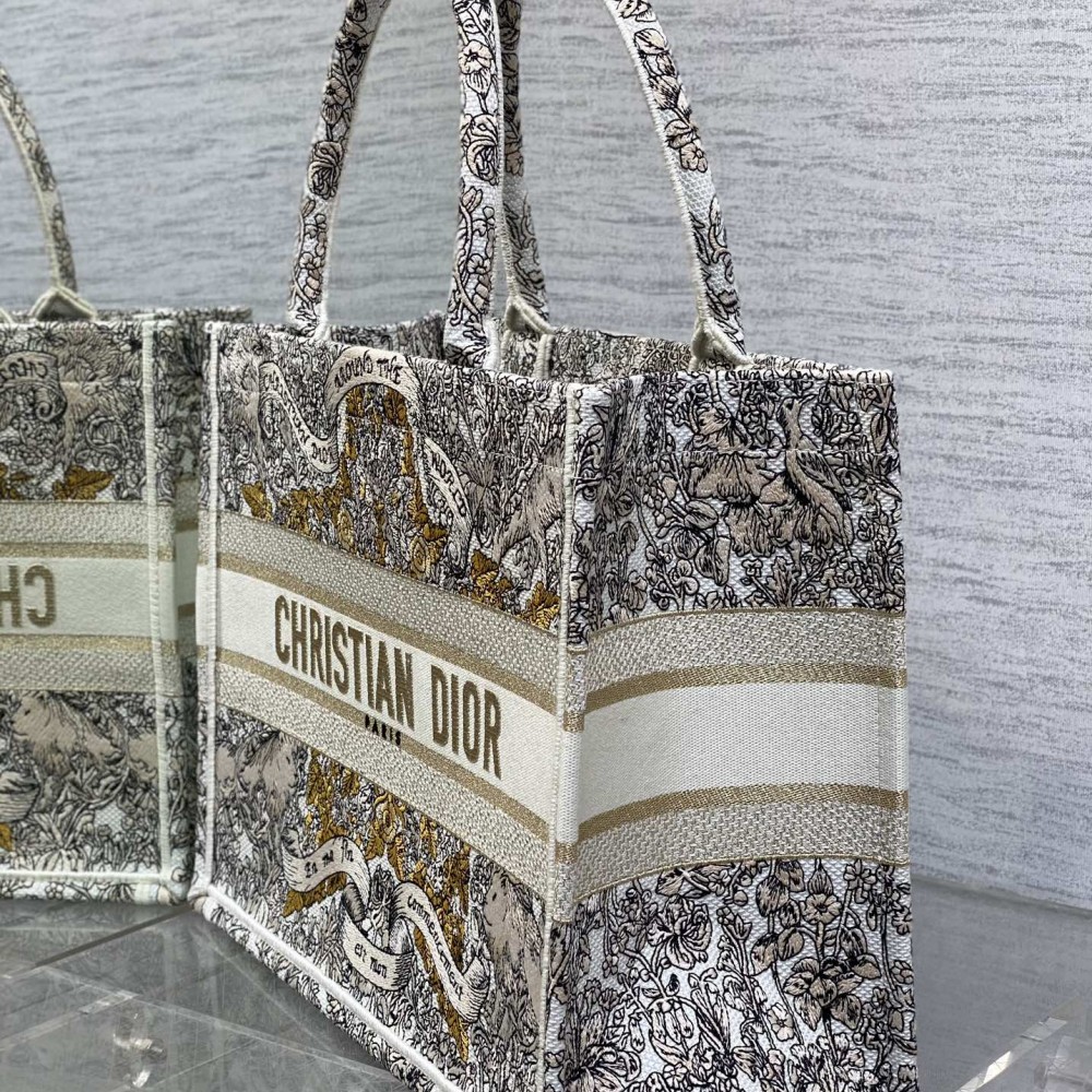 Christian Dior BOOK TOTE series platinum printed embroidered handbag Christian Dior BOOK TOTE series platinum printed embroidered handbag