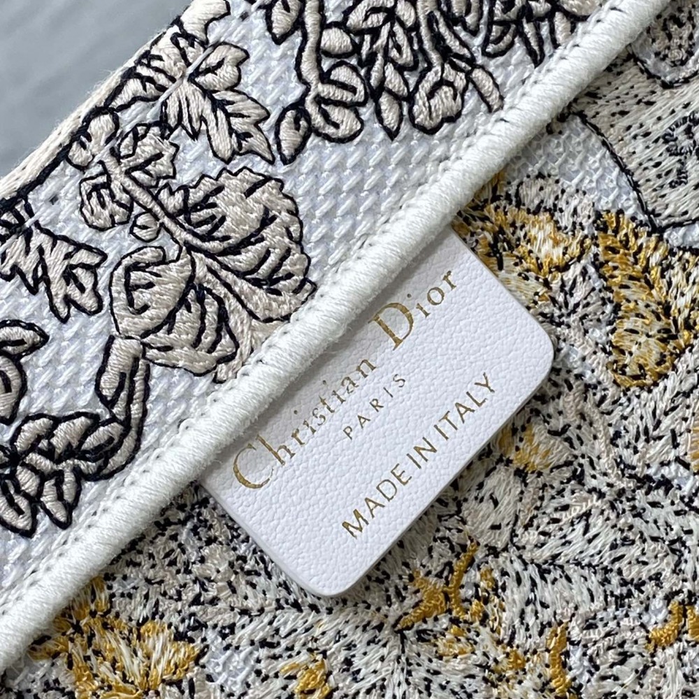 Christian Dior BOOK TOTE series platinum printed embroidered handbag Christian Dior BOOK TOTE series platinum printed embroidered handbag