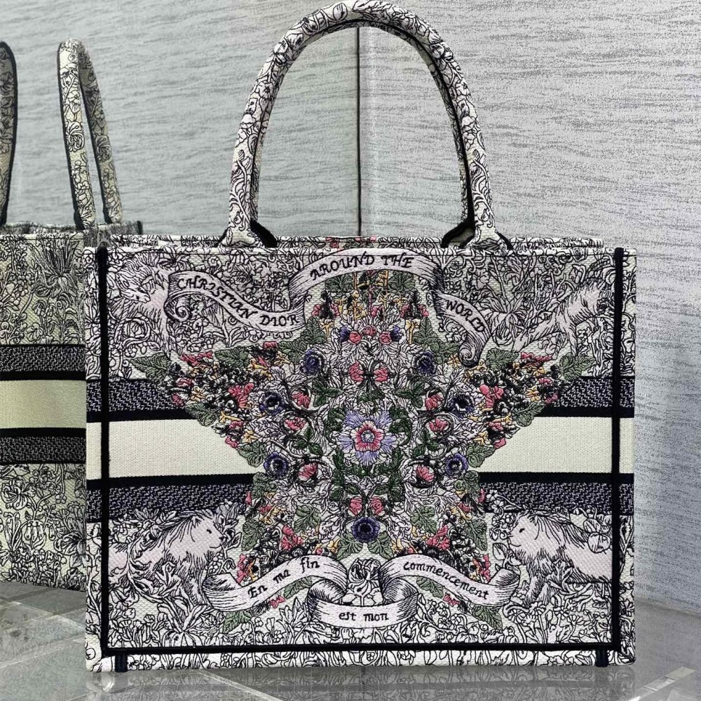Christian Dior BOOK TOTE series printed embroidered handbag Christian Dior BOOK TOTE series printed embroidered handbag