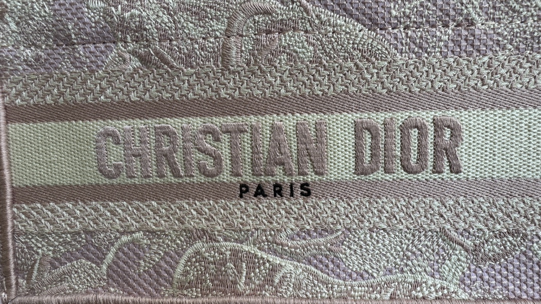 Christian Dior BOOK TOTE series pink printed embroidered handbag Christian Dior BOOK TOTE series pink printed embroidered handbag
