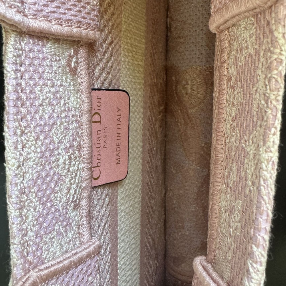 Christian Dior BOOK TOTE series pink printed embroidered handbag Christian Dior BOOK TOTE series pink printed embroidered handbag