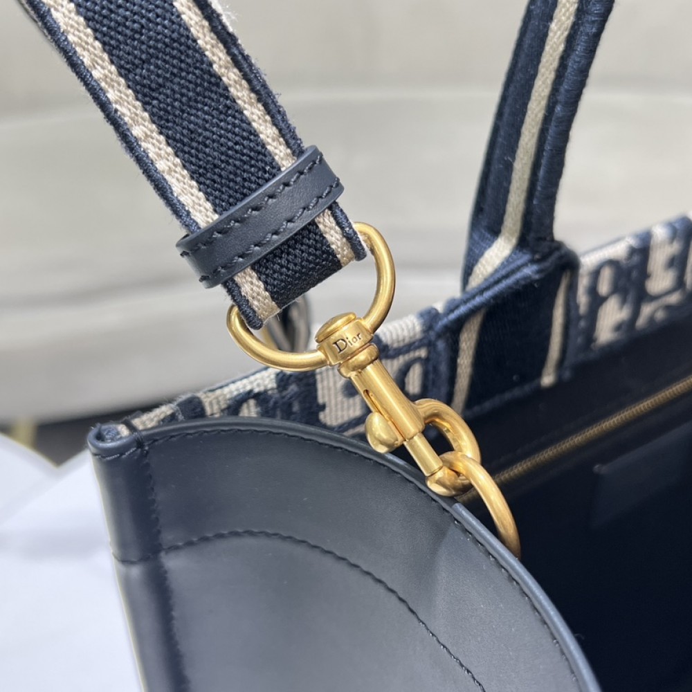 Christian Dior BOOK TOTE series dark blue medium printed embroidered handbag Christian Dior BOOK TOTE series dark blue medium printed embroidered handbag