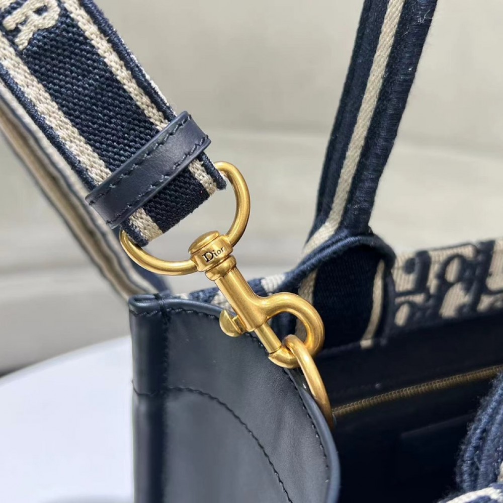 Christian Dior BOOK TOTE series dark blue small printed embroidered handbag Christian Dior BOOK TOTE series dark blue small printed embroidered handbag