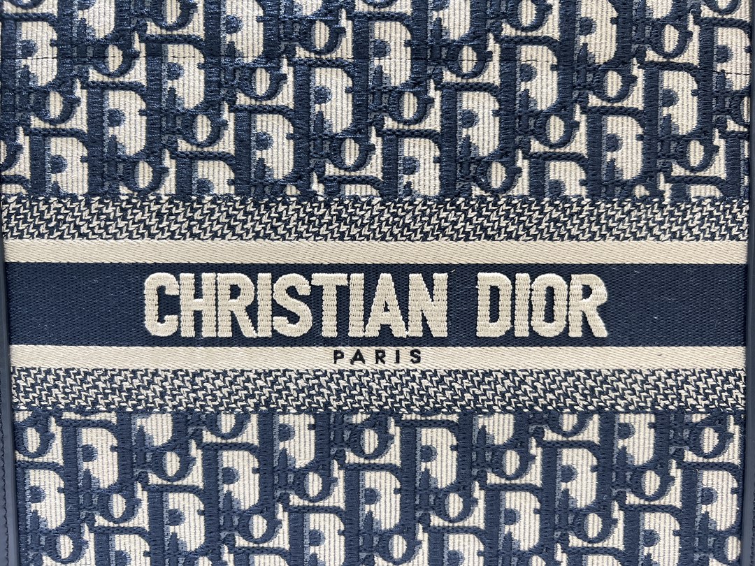 Christian Dior BOOK TOTE series dark blue small printed embroidered handbag Christian Dior BOOK TOTE series dark blue small printed embroidered handbag