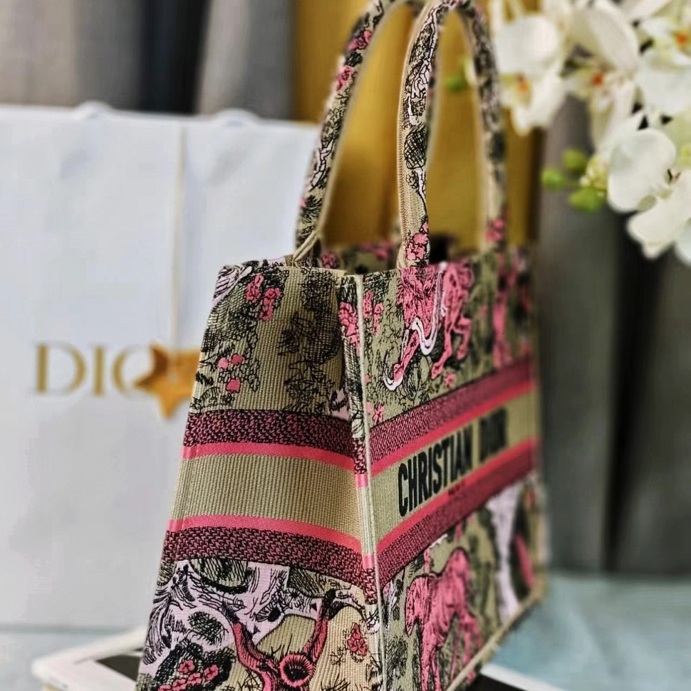 Christian Dior BOOK TOTE series pink printed embroidered handbag Christian Dior BOOK TOTE series pink printed embroidered handbag