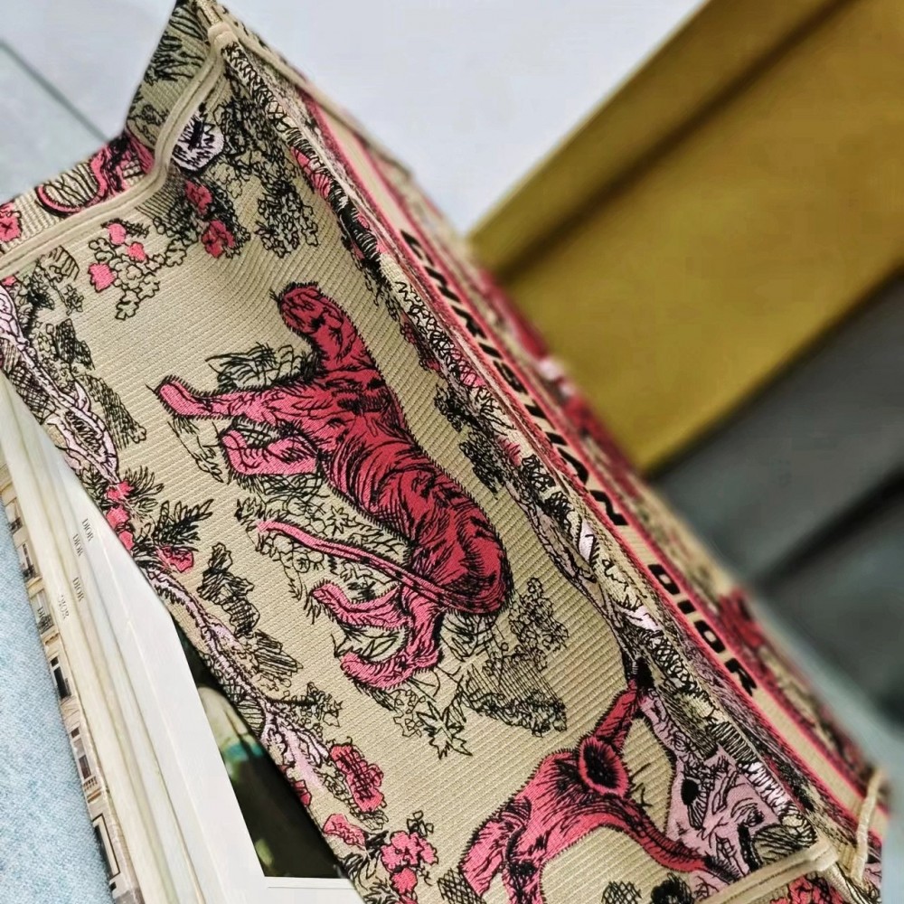 Christian Dior BOOK TOTE series pink printed embroidered handbag Christian Dior BOOK TOTE series pink printed embroidered handbag