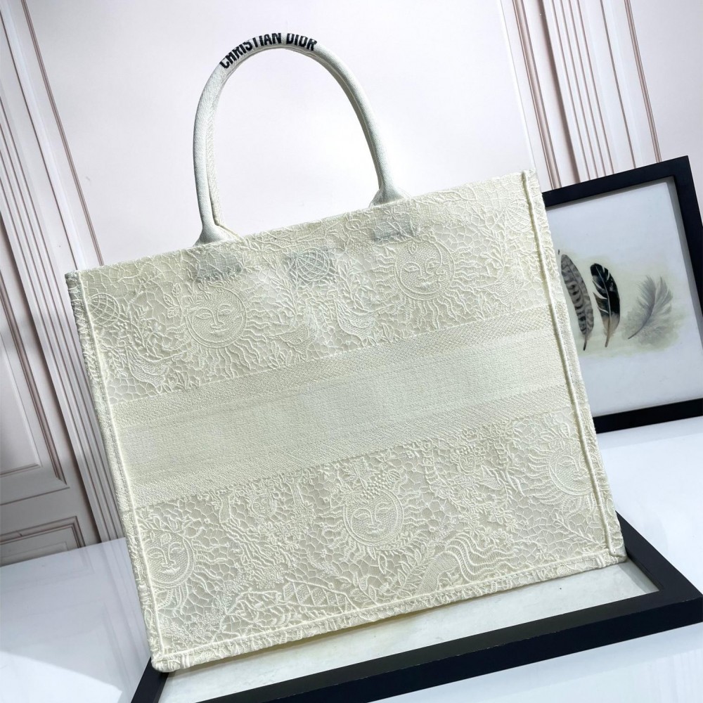Christian Dior BOOK TOTE series beige fabric printed embroidered handbag Christian Dior BOOK TOTE series beige fabric printed embroidered handbag