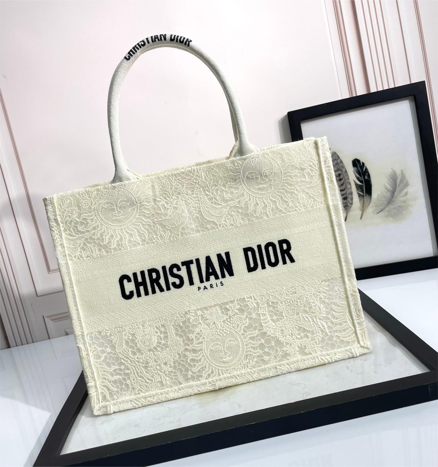 Christian Dior BOOK TOTE series medium beige fabric printed embroidered handbag Christian Dior BOOK TOTE series medium beige fabric printed embroidered handbag