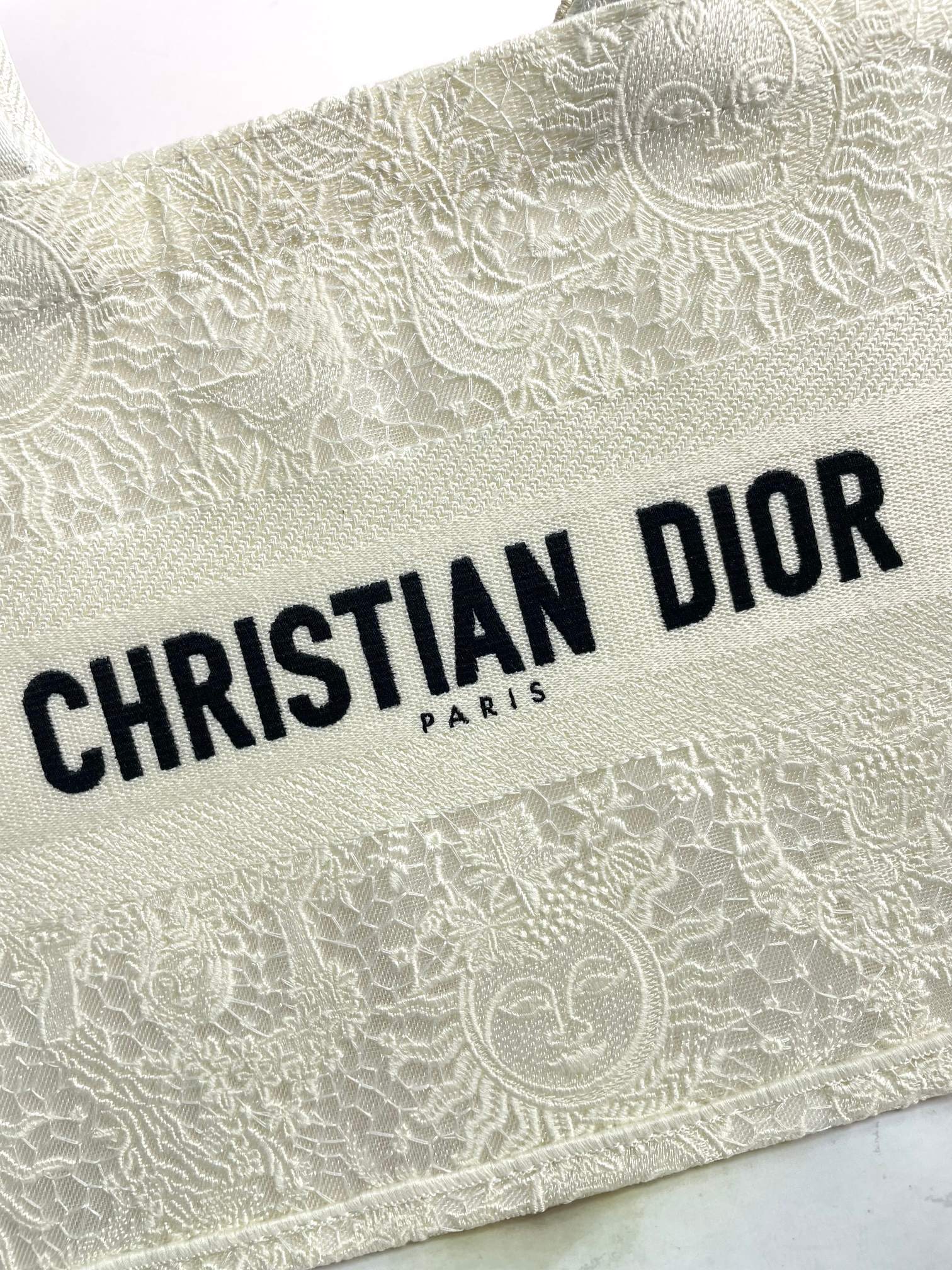 Christian Dior BOOK TOTE series medium beige fabric printed embroidered handbag Christian Dior BOOK TOTE series medium beige fabric printed embroidered handbag