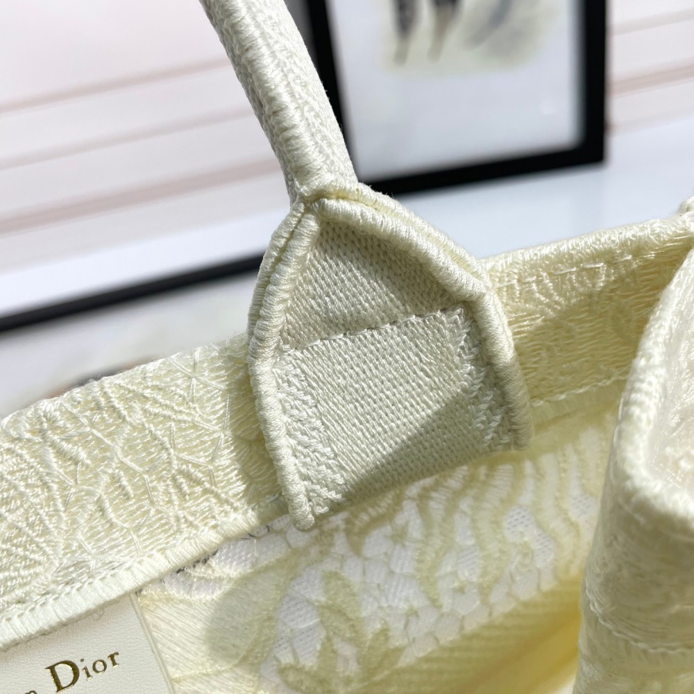 Christian Dior BOOK TOTE series small beige fabric printed embroidered handbag Christian Dior BOOK TOTE series small beige fabric printed embroidered handbag