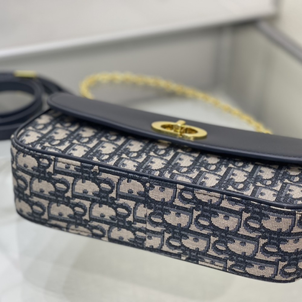 Christian Dior classic monogram patchwork leather chain handbag Christian Dior classic monogram patchwork leather chain handbag