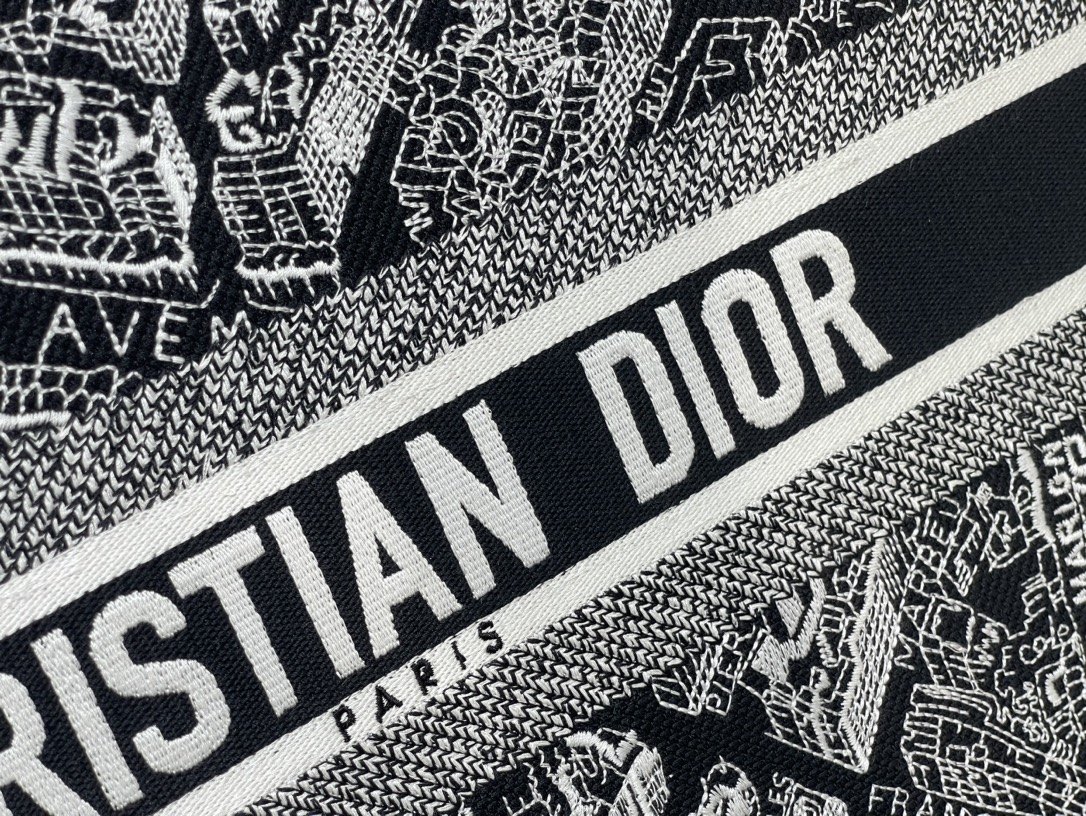 Christian Dior BOOK TOTE series black and white with printed embroidered handbag Christian Dior BOOK TOTE series black and white with printed embroidered handbag
