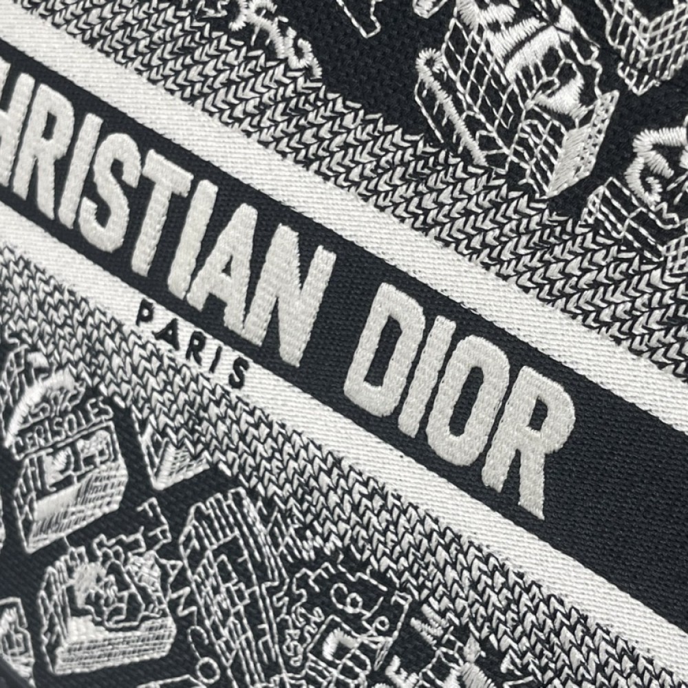 Christian Dior BOOK TOTE series Medium black and white with printed embroidered handbag Christian Dior BOOK TOTE series Medium black and white with printed embroidered handbag