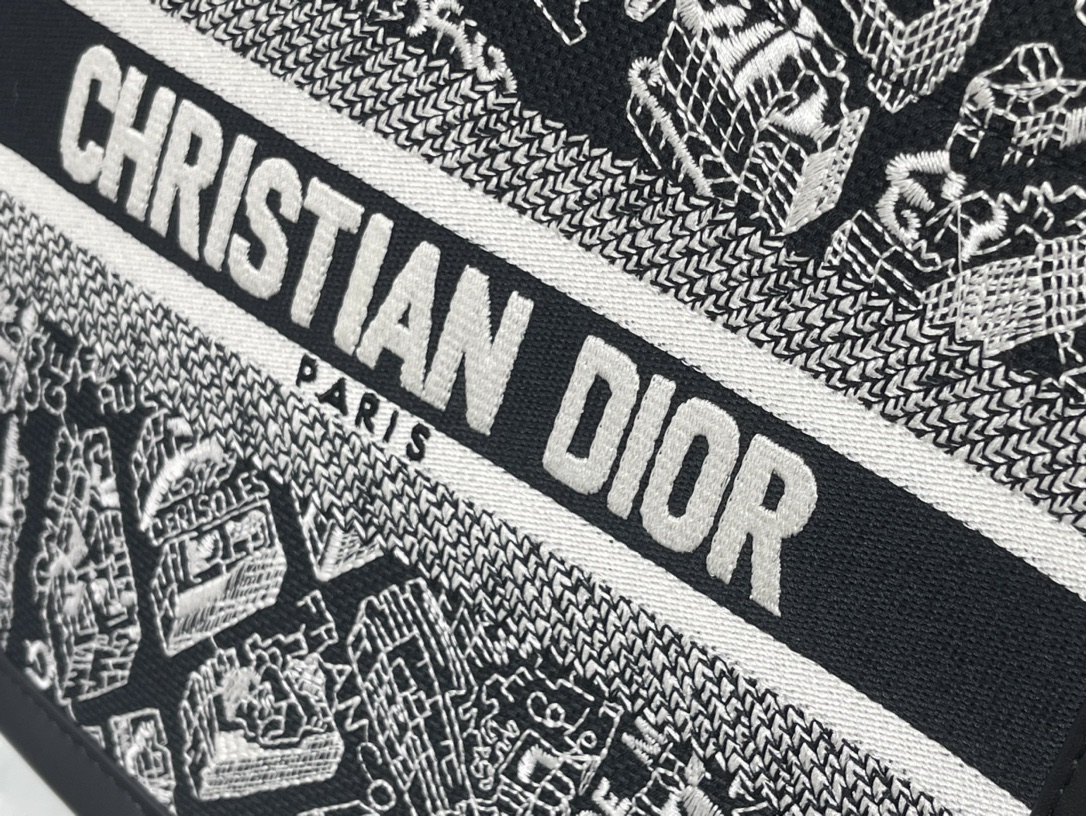 Christian Dior BOOK TOTE series Medium black and white with printed embroidered handbag Christian Dior BOOK TOTE series Medium black and white with printed embroidered handbag