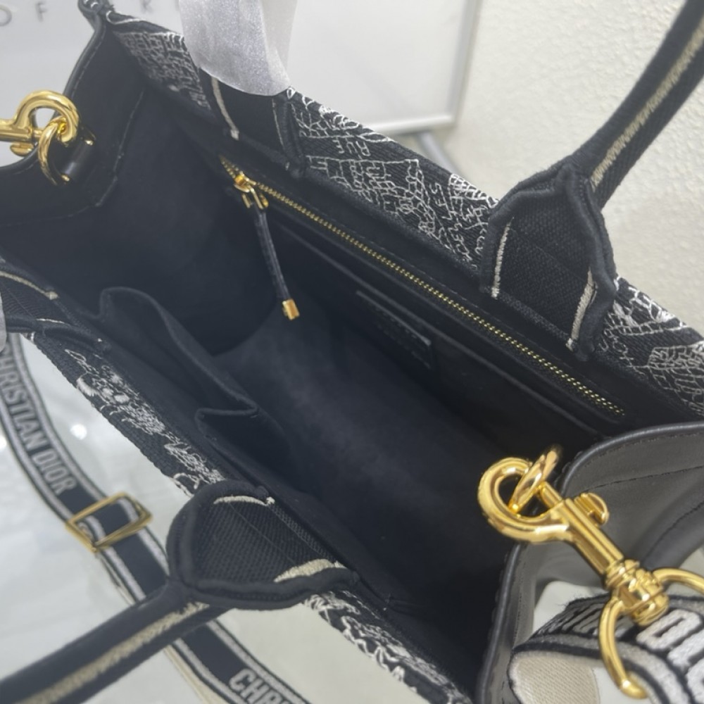 Christian Dior BOOK TOTE series Medium black and white with printed embroidered handbag Christian Dior BOOK TOTE series Medium black and white with printed embroidered handbag
