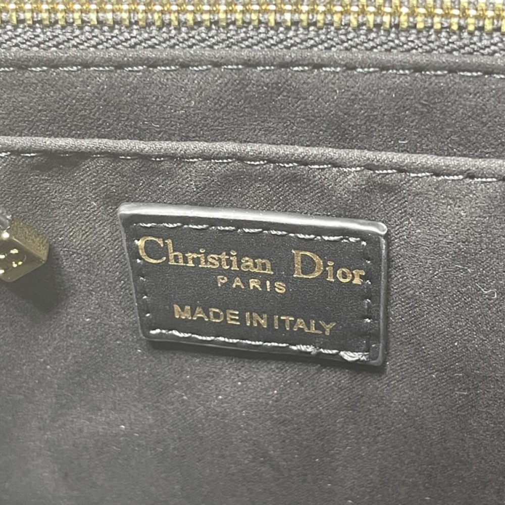 Christian Dior BOOK TOTE series Medium black and white with printed embroidered handbag Christian Dior BOOK TOTE series Medium black and white with printed embroidered handbag