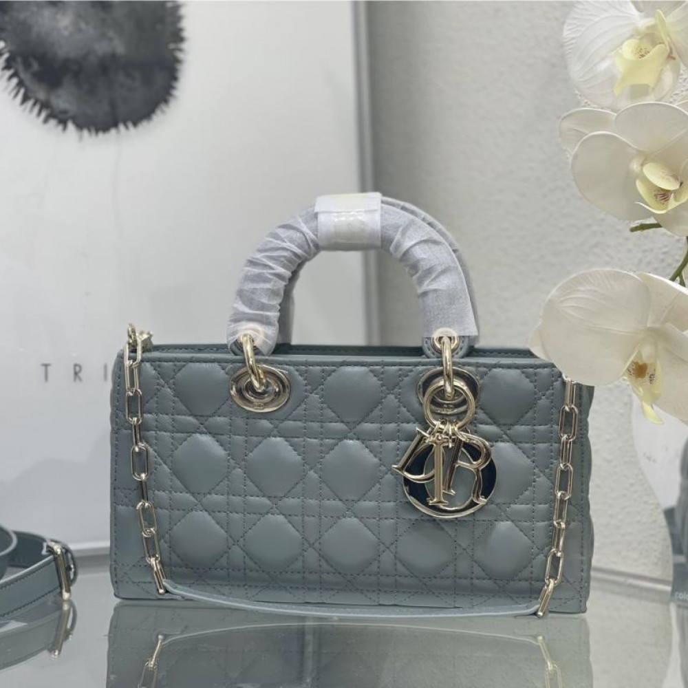 Christian Dior Lady Dior series rattan pattern high-quality five-gold leather bag Christian Dior Lady Dior series rattan pattern high-quality five-gold leather bag