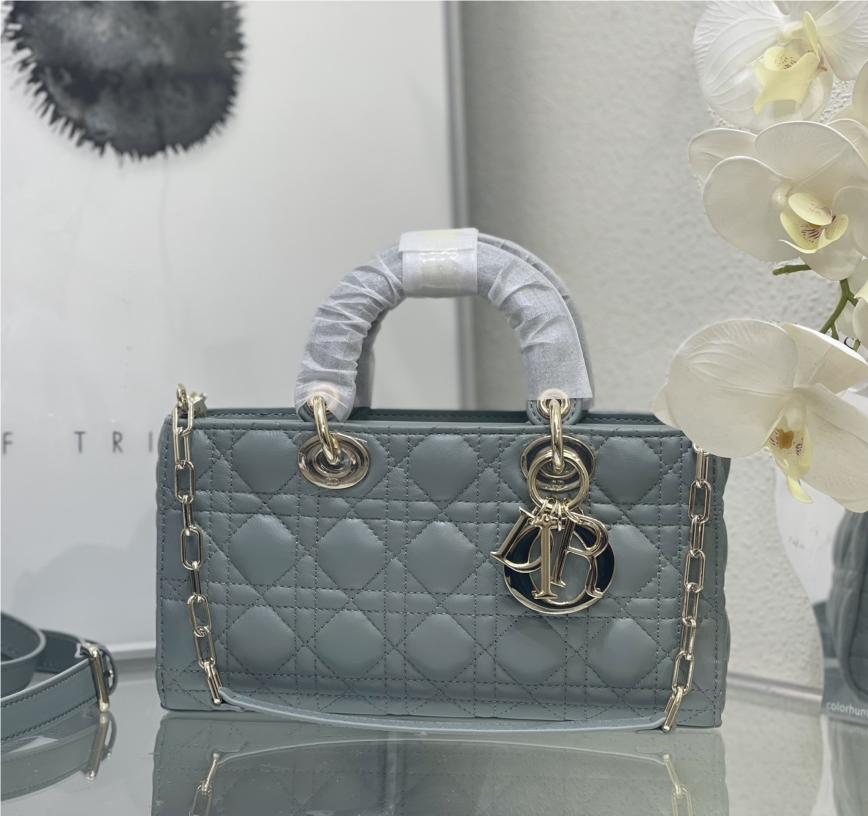 Christian Dior Lady Dior series rattan pattern high-quality five-gold leather bag Christian Dior Lady Dior series rattan pattern high-quality five-gold leather bag